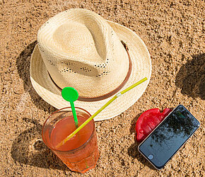 Deutsche verzichten im Urlaub auf Sicherheit für ihr Smartphone