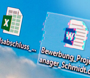 Ransomware versteckt sich oft in vermeintlich harmlosen Office-Dokumenten Ransomware im Personalmanagement: Neben der Bewerbung liegt der Quartalsabschluss