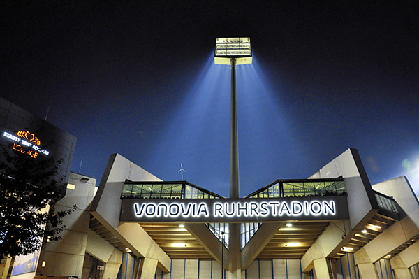 Kompetenz in der Abwehr ist nicht nur auf dem Rasen gefragt, sondern auch im IT-Netzwerk des VfL Bochum 1848. Vonovia Stadion des VfL Bochum 1848