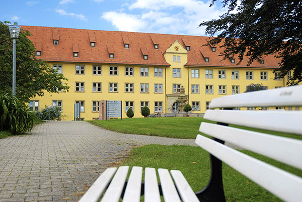 Seit vielen Jahren ist die IT-Sicherheitslösung von G DATA im Klinikum Schloss Winnenden im Einsatz. Gebäude Klinikum Schloss Winnenden